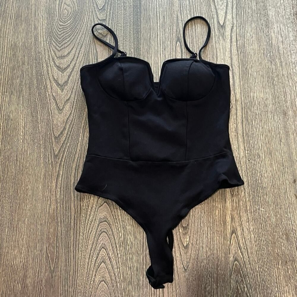 NWOT Guess Los Angeles Black Corset Bodysuit V-Underwire Spaghetti Straps Sz M